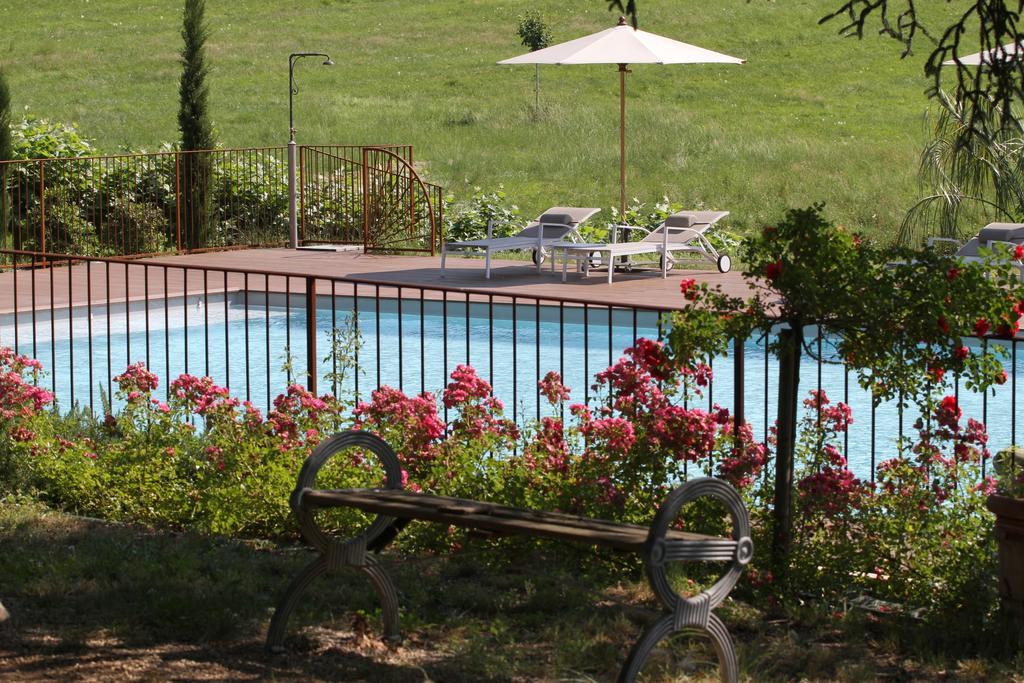 לינה וארוחת בוקר קסטרה Domaine Le Castelet מראה חיצוני תמונה