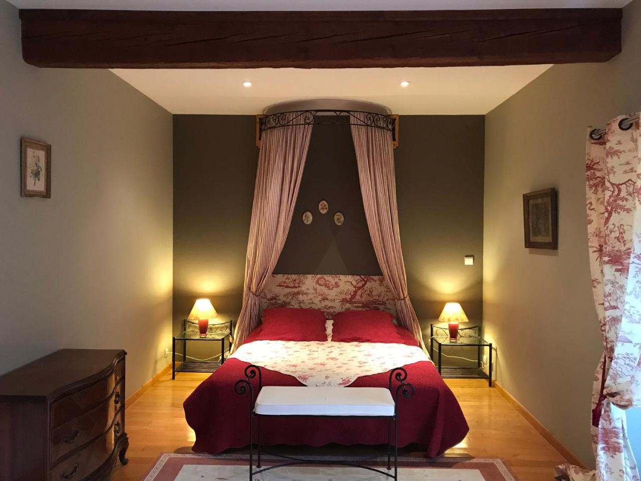 לינה וארוחת בוקר קסטרה Domaine Le Castelet מראה חיצוני תמונה
