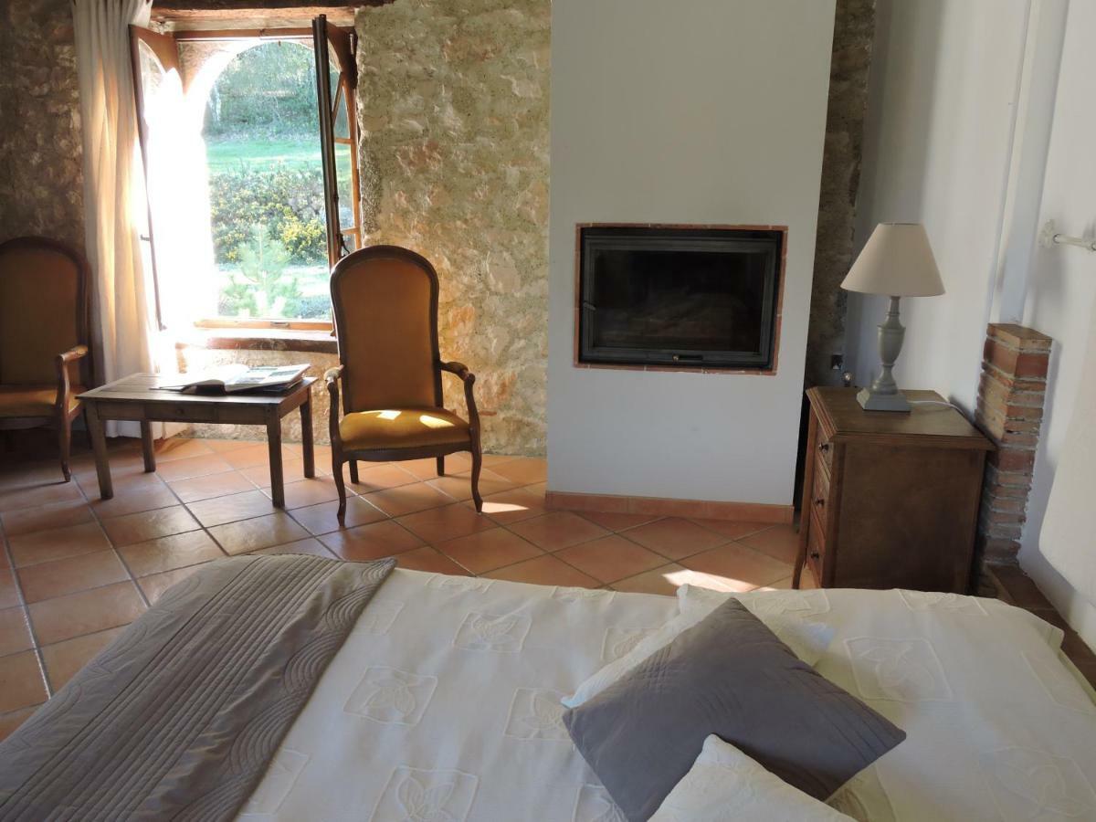 לינה וארוחת בוקר קסטרה Domaine Le Castelet מראה חיצוני תמונה